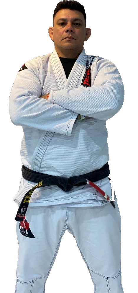 Professor faixa-preta da Trator Team de quimono branco